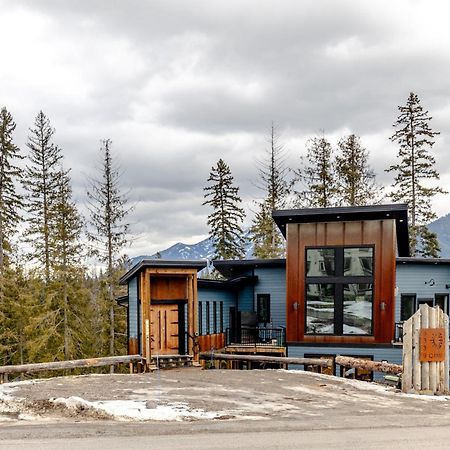 Ski In Ski Out With Huge Game Room And Hot Tub Fernie Eksteriør billede