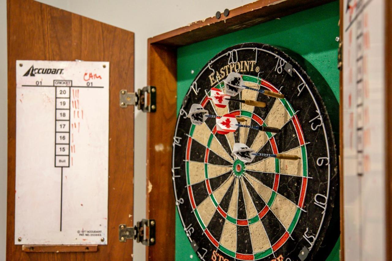 Ski In Ski Out With Huge Game Room And Hot Tub Fernie Eksteriør billede